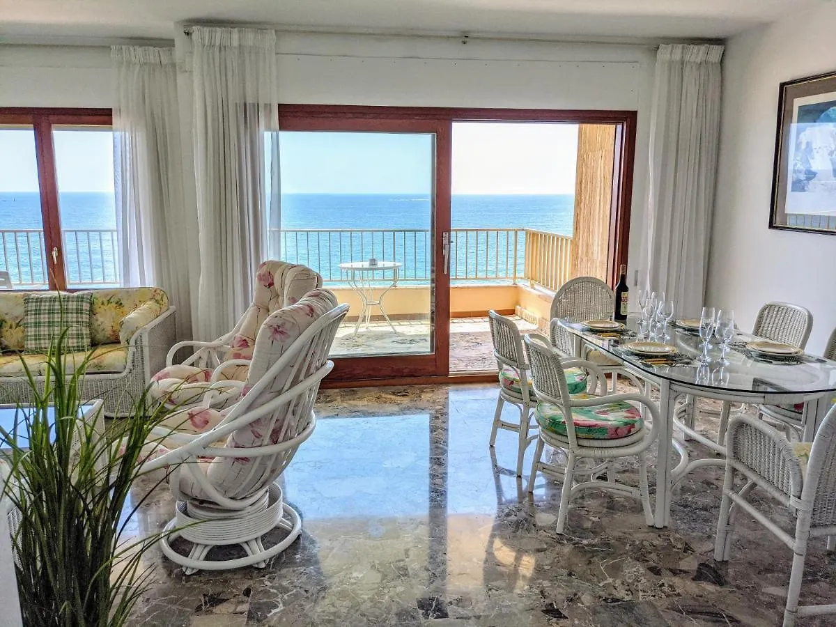 סנט אנטוני דה קלנג'ה Beachfront Palamos Apartment