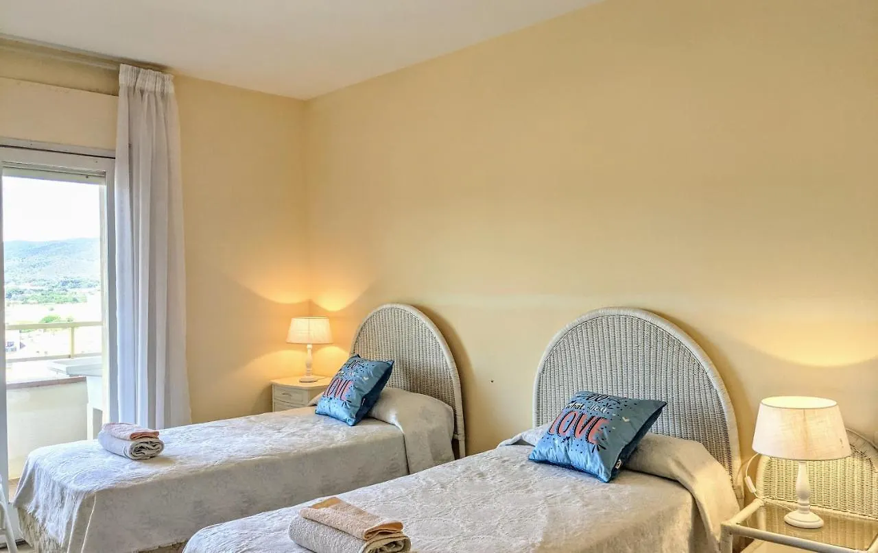 סנט אנטוני דה קלנג'ה Beachfront Palamos Apartment ספרד