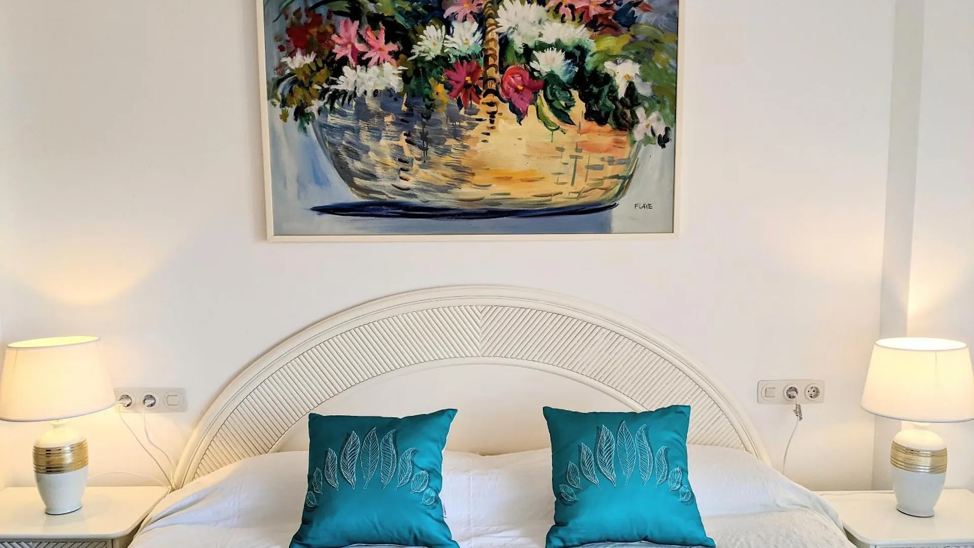 סנט אנטוני דה קלנג'ה Beachfront Palamos Apartment