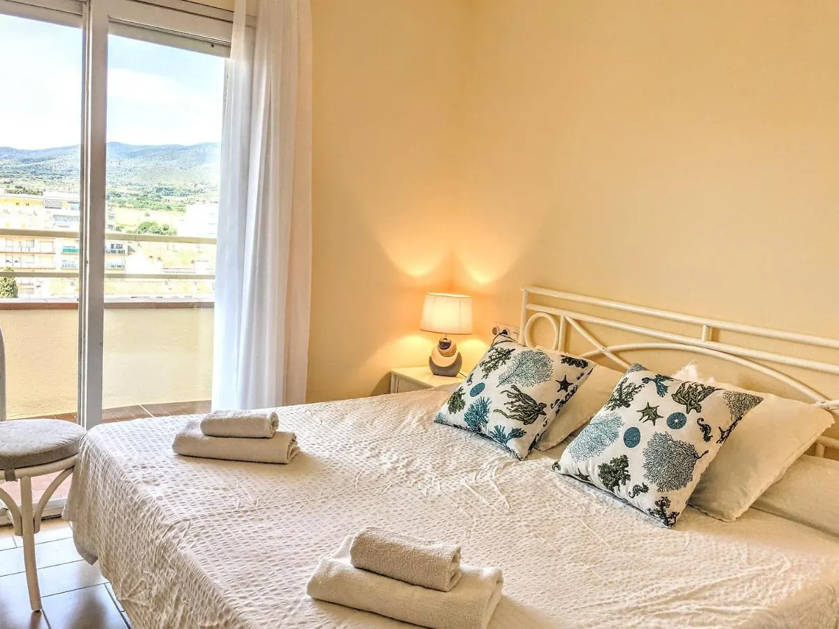 סנט אנטוני דה קלנג'ה Beachfront Palamos Apartment ספרד