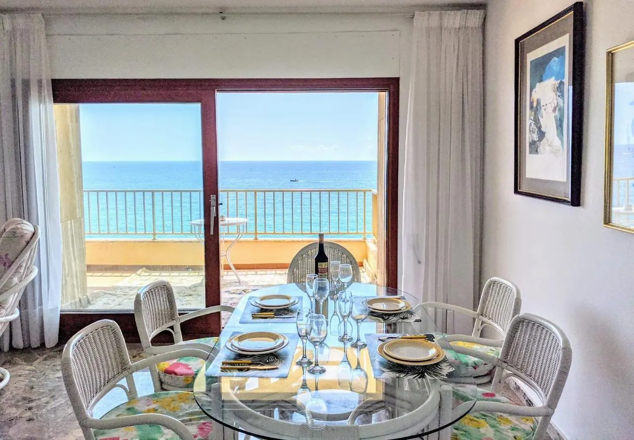 סנט אנטוני דה קלנג'ה Beachfront Palamos Apartment